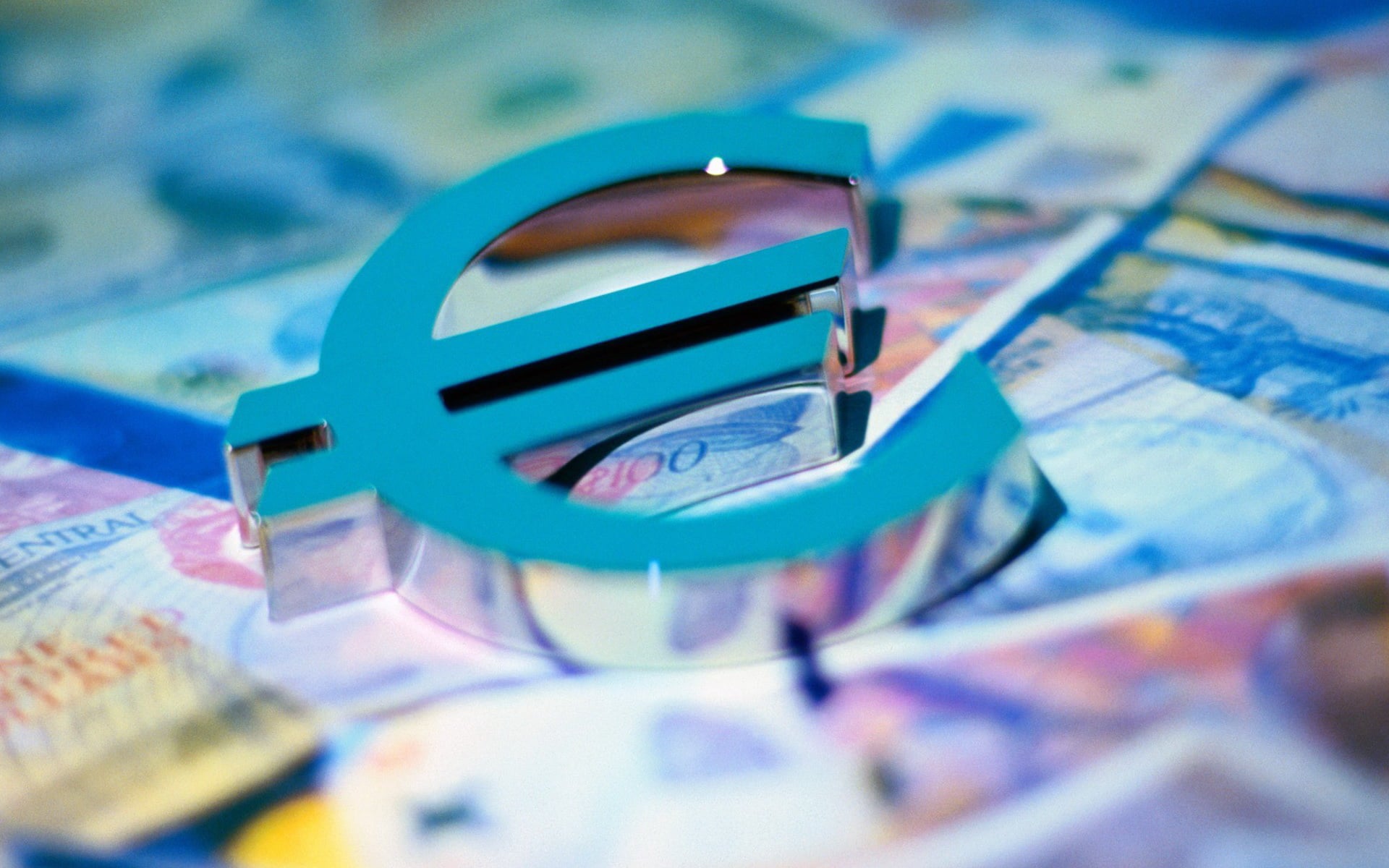 EUR/USD Plunges Amid Geopolitical Turmoil — 3 March 2026