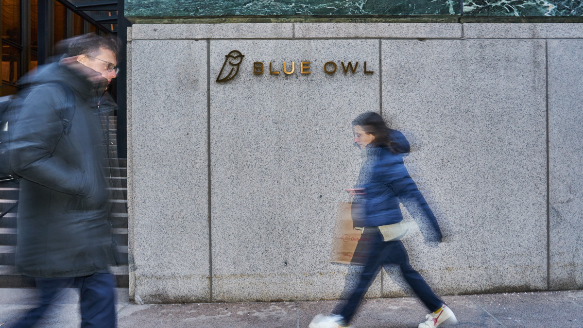 Clock ticks for $295 billion shadow bank amid secret bank run