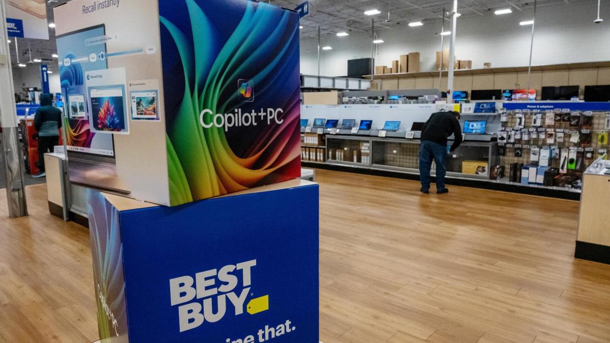 Amazon rival pays 5.6% dividend despite retail slump