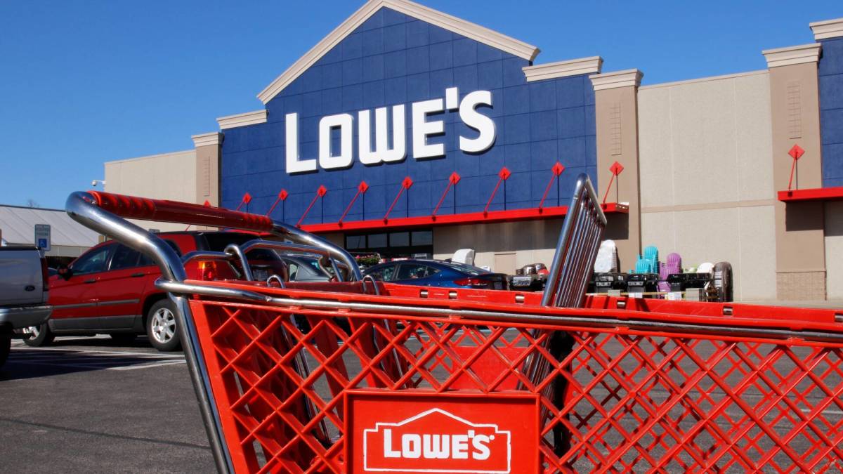 Lowe’s upgrades offer for loyal customers amid sluggish sales